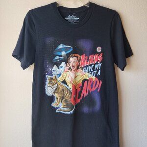 THREADLESS Unisex Aliens Gave My Cat a Beard! Black Cotton Funny Tee Shirt Small